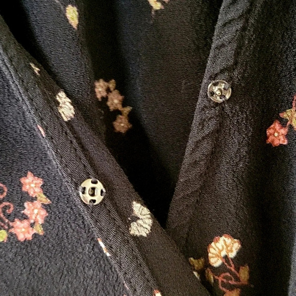 Madewell Black Flower Toss Wrap Blouse - Size Small - Picture 3 of 8